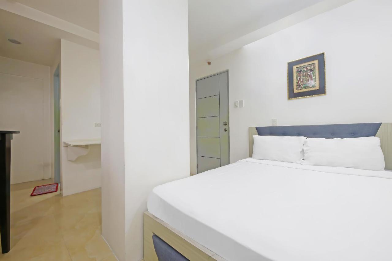Oyo 896 Silverio Suites Manila Exterior photo